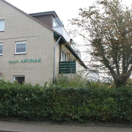 Ferienwohnung Fuer Grosse Familien Im Haus Akunak Busum Exterior photo